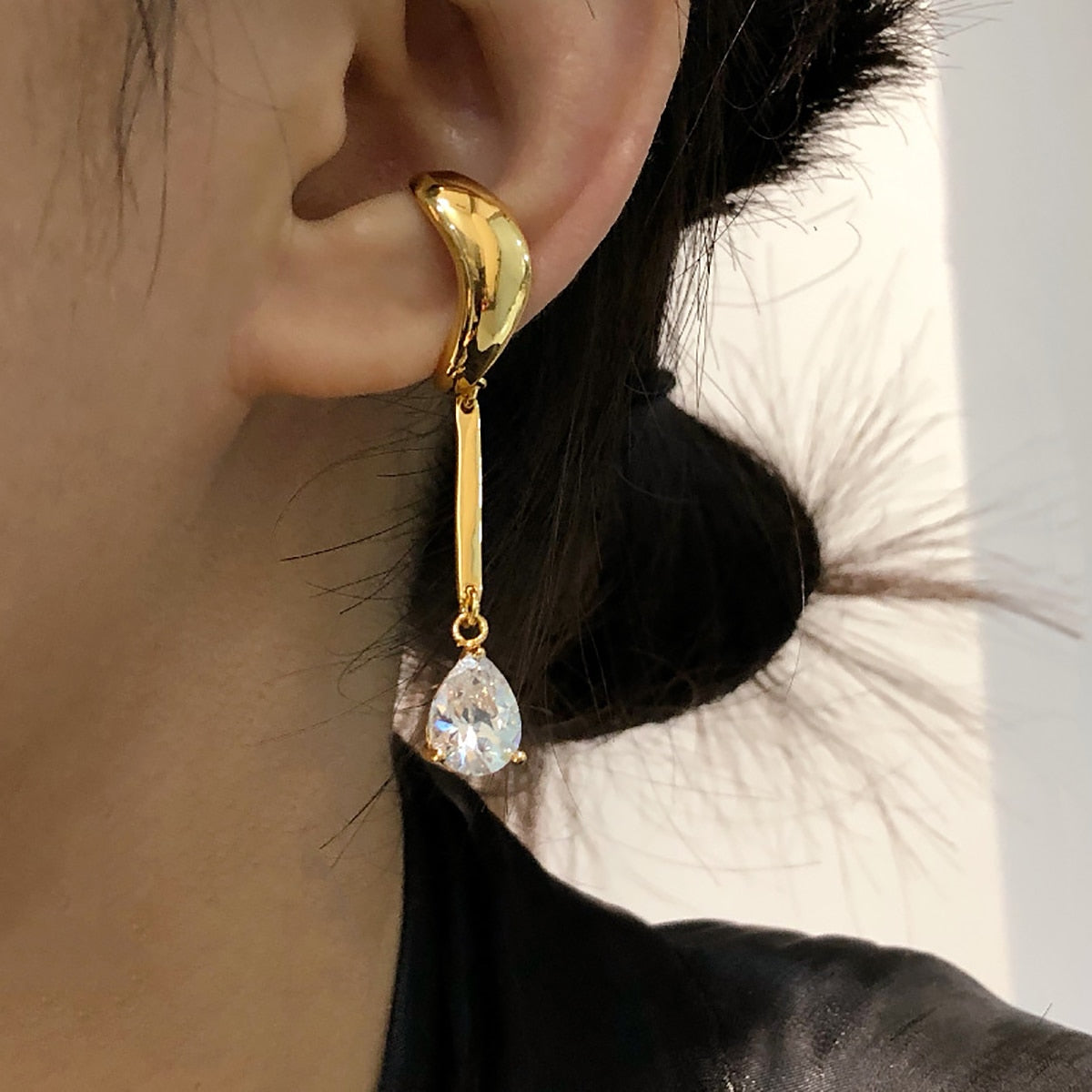 Asymmetric Ear Clip