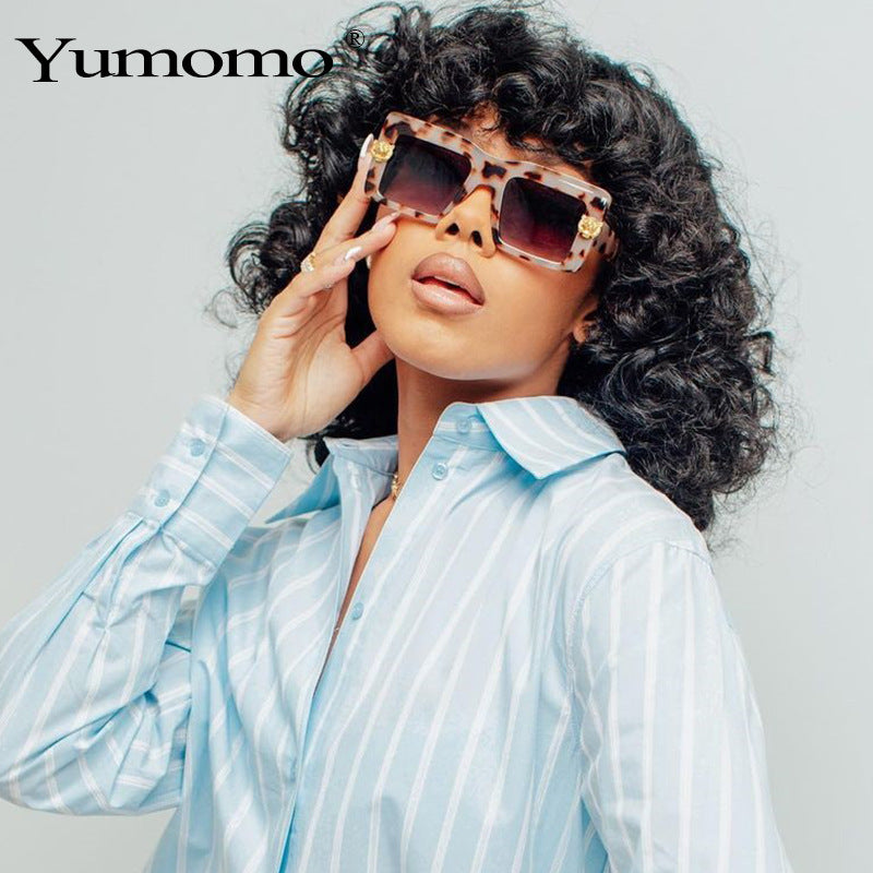 Versatile Retro Diamond-studded Sunglasses
