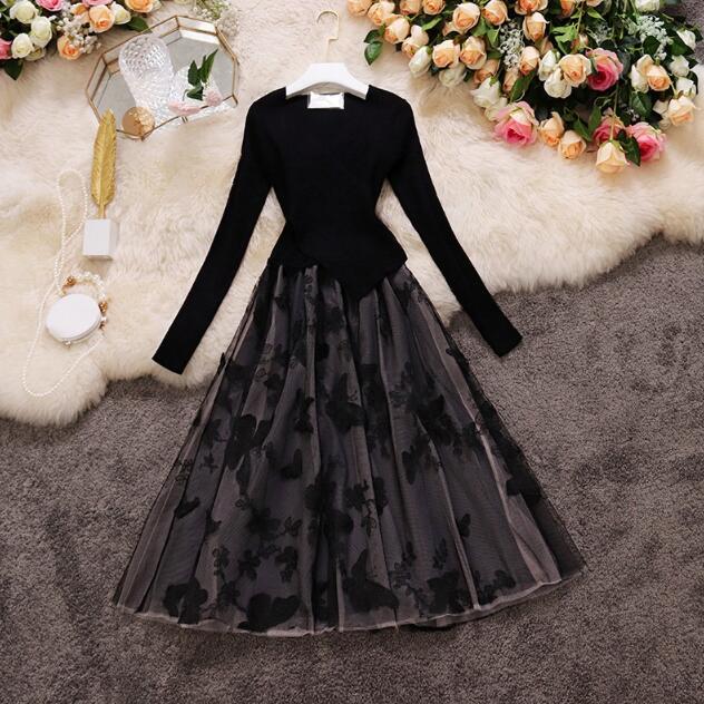 Nice Spliced Mesh Mid-Length Long-Sleeved Butterfly Embroidered Puffy Dress